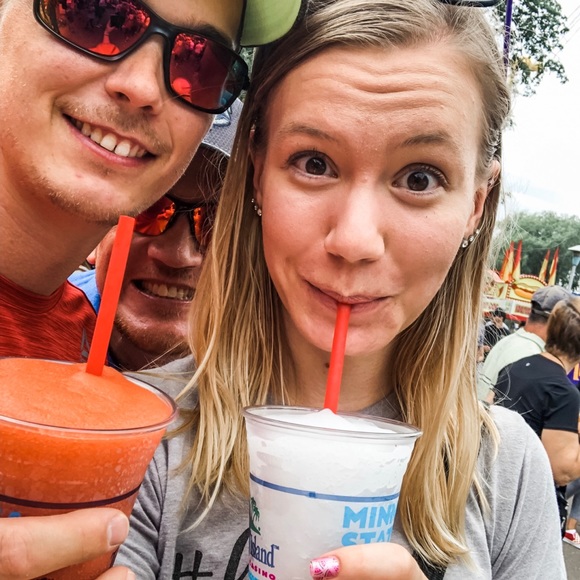 Meet your Posher, Mikayla - Picture 2 of 4